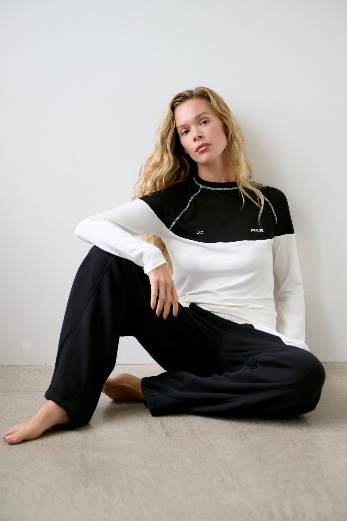 Black & Stone Colour-Block Long-Sleeve Tee – Layer – view 01