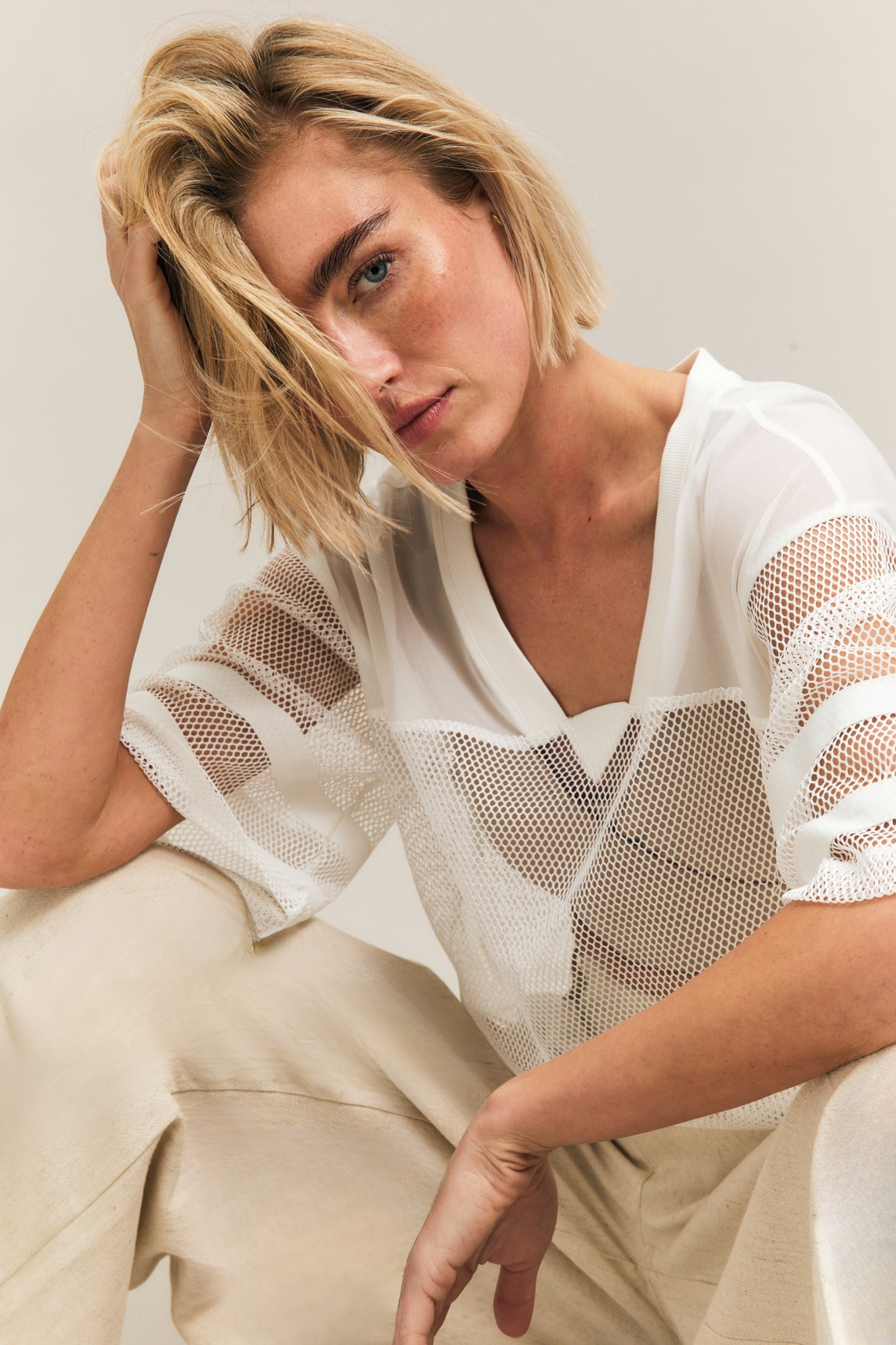 White Oversized Mesh-Panel Sports Tee – Scrum – view 07