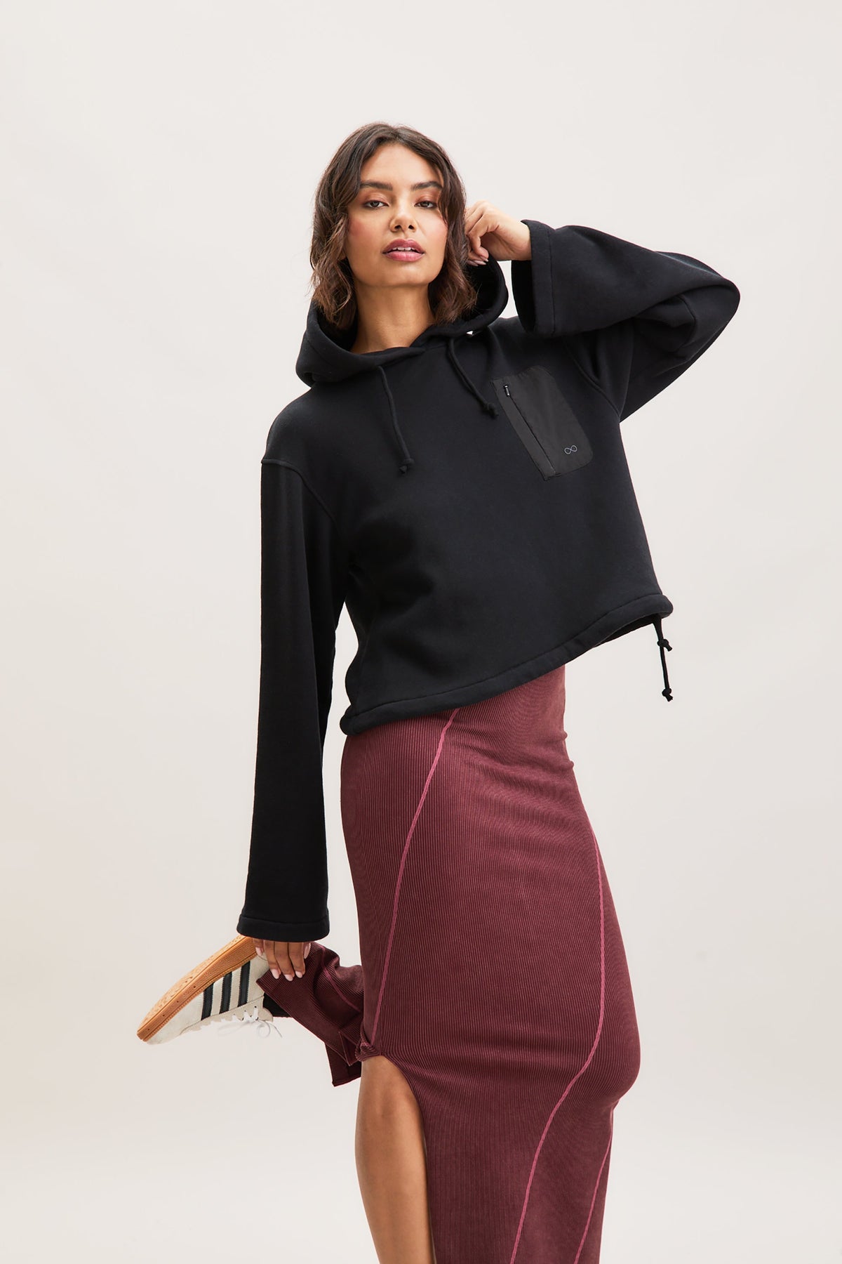 Black Oversized Cropped Hoodie – Orbit – view 03