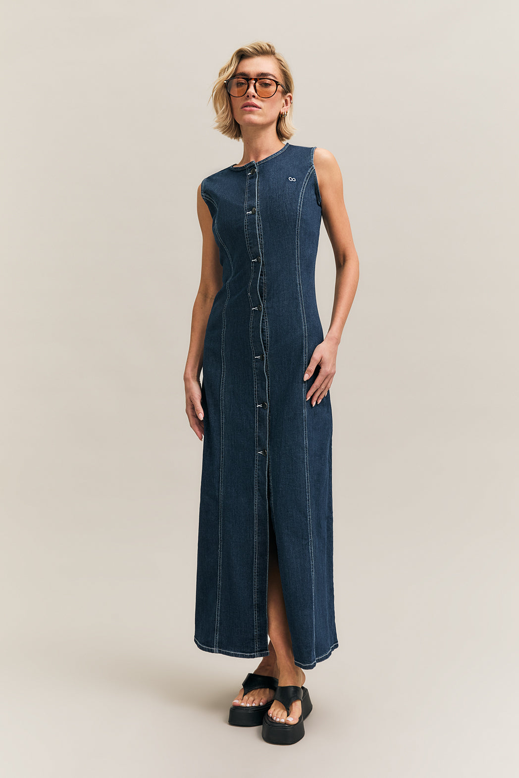 Navy Fitted Sleeveless Denim Dress – Pivot – view 02