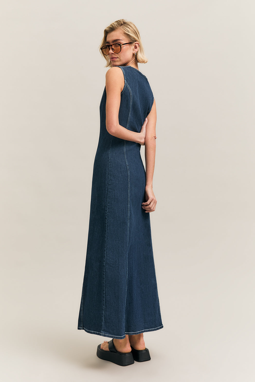Navy Fitted Sleeveless Denim Dress – Pivot – view 05