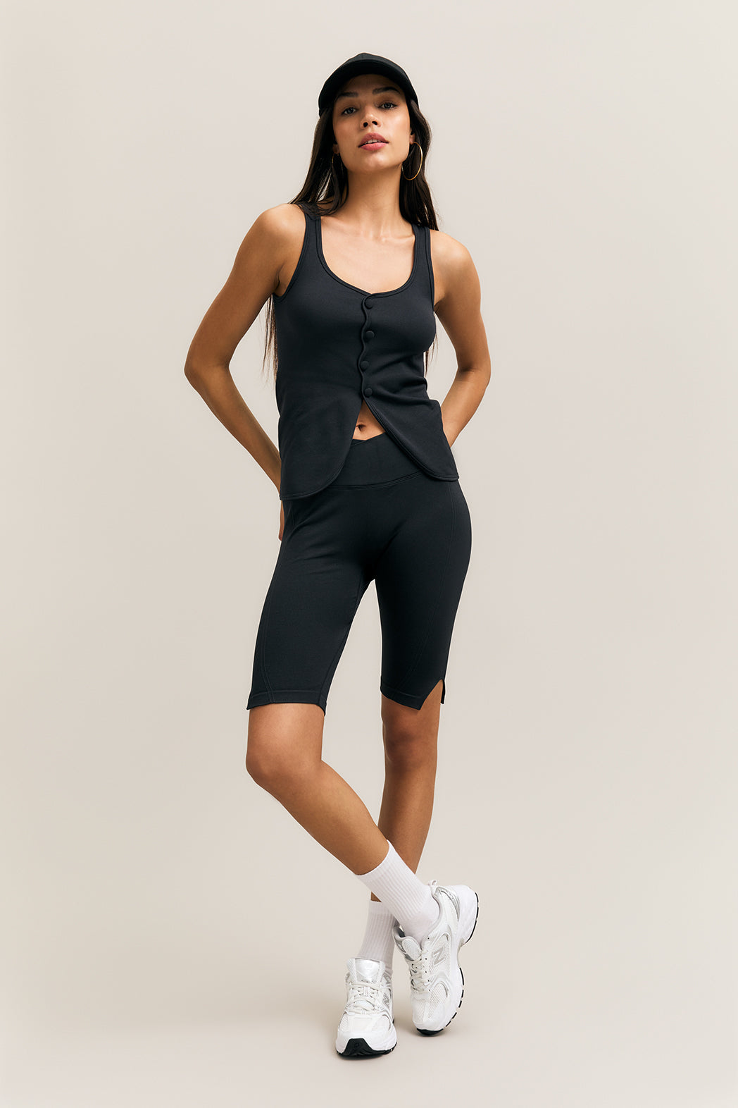 Black Scoop-Neck Longline Tank – Pulse – view 02