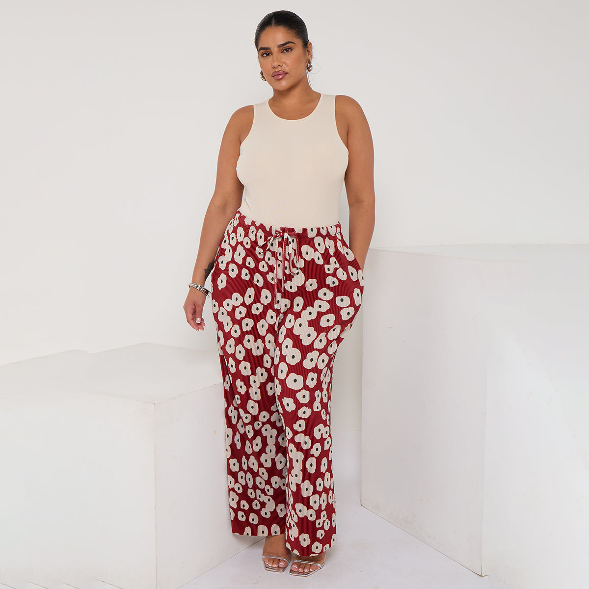 Red Abstract Print Palazzo Pleated Pants With Pockets – TheChichero